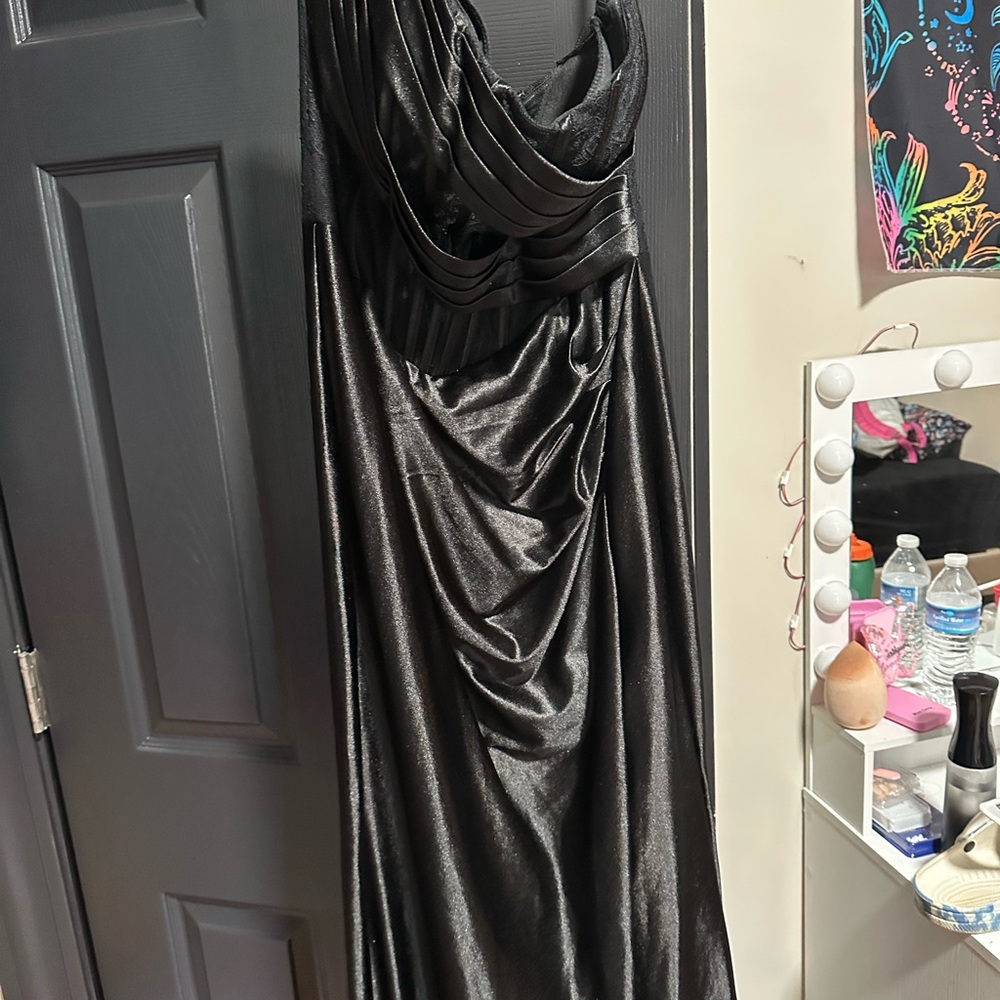 SHEIN Black Satin Prom Dress
